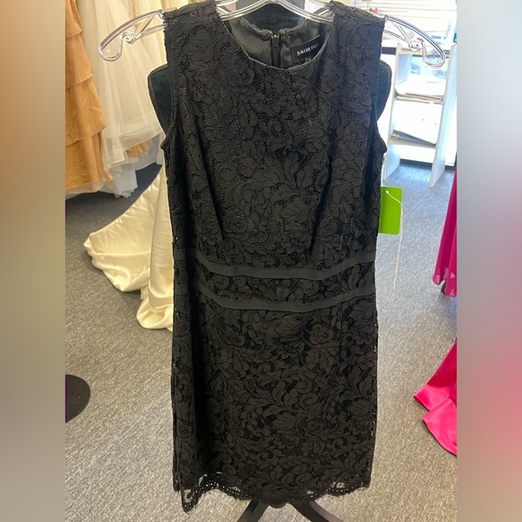 Lace Dress - Picture 4 of 4